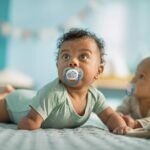 AVENT SUCETTE ORTHO 0-6M BOY ELEP/PENG SCF080/05 – Image 3